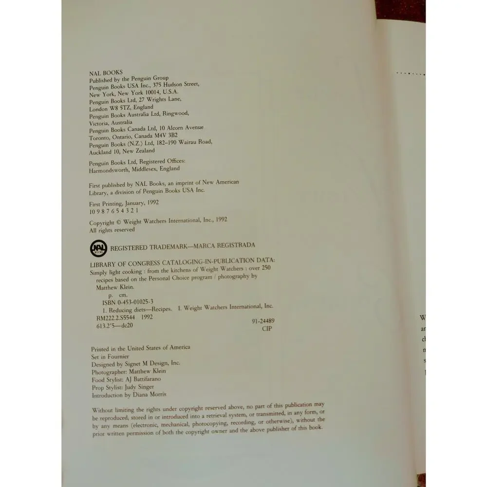 Weight Watchers Simply Light Cooking 250‎ WW Healthy Recipes 1992 HCDJ Cookbook